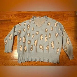 Unbranded women’s baby blue and pink Cheetah Print v‎ V-Neck Sweater ripped  1X